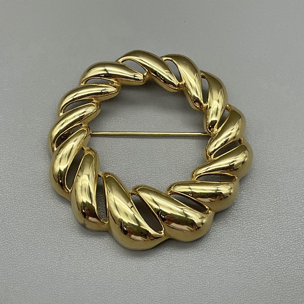 Vintage Napier Brooch Gold Tone Twisted Round Wreath Circle Pin Costume Jewelry